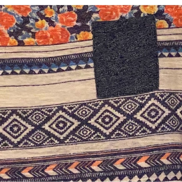 Nollie | floral & stripes top - Picture 4 of 4